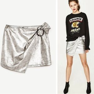 Zara Metallic Silver Wrap Buckle Ruched Mini Skirt - S